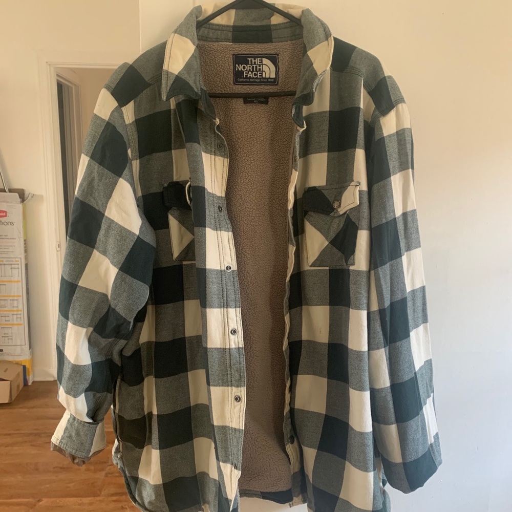 Cozy North Face shacket / flannel